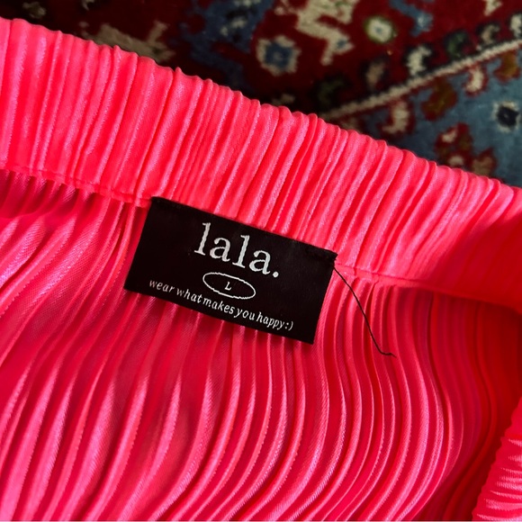 Dressed in Lala the world is yours plisse set in electric pink - Picture 2 of 3